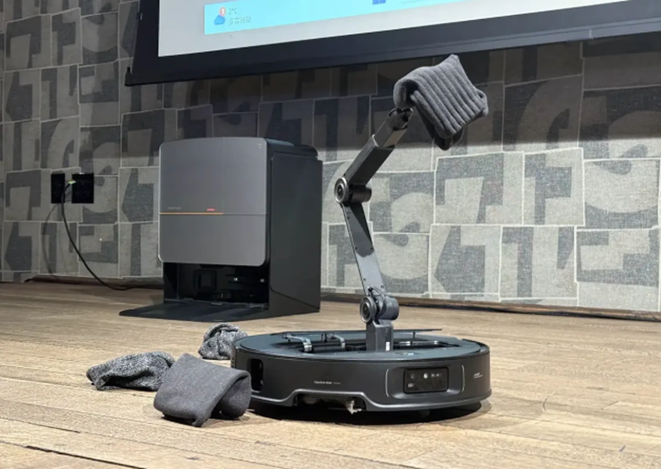 Robot Hut Bui 1 1742797048742