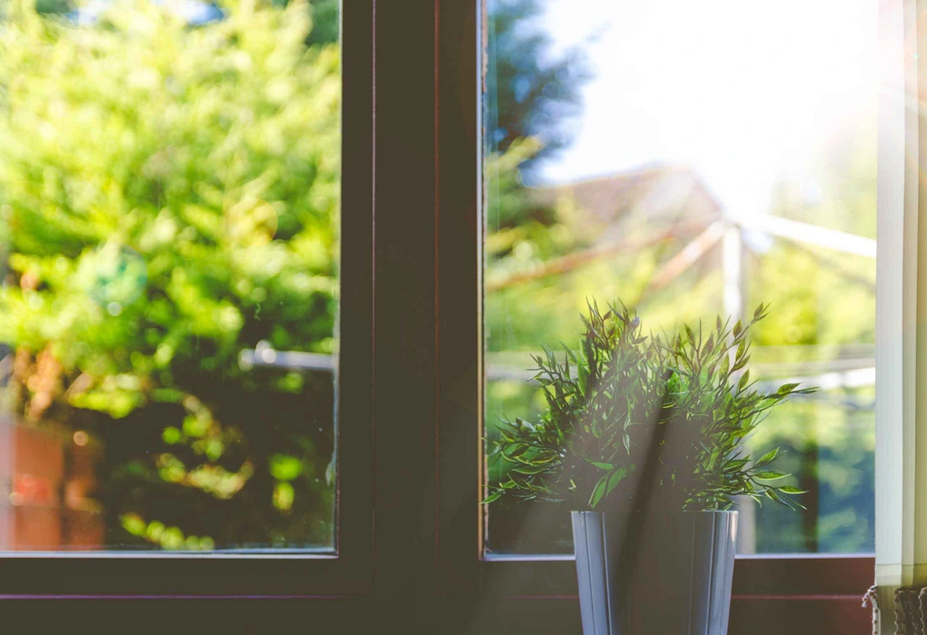 5 THAO TÁC NHỎ GIÚP ĐIỀU HÒA MÁT NHANH, TIẾT KIỆM ĐIỆN Sunny Windowjpg 1754361534629